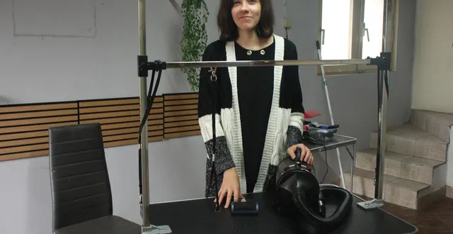 photo  afin de limiter les investissements, prisca gallet, nouvelle toiletteuse, exerce pour l’instant son métier dans son garage, à saint-léger-sous-cholet.  &copy;  ouest-france 