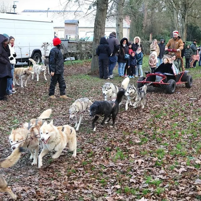 photo il y avait du monde dans la file d’attente dans l’aire de départ.  ©  ouest-france