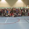 photo les enfants de l’école de tennis fêtent noël.