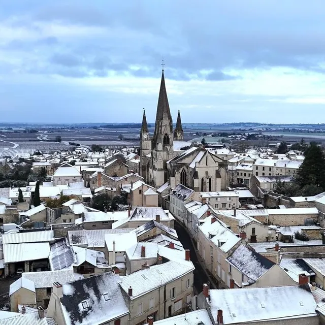 photo quoi de plus féérique qu’un matin de noël sous la neige ?  ©  co