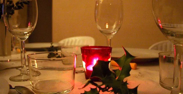 photo  le 31 décembre, vous dînerez avec les mêmes amis que d’habitude.  &copy;  photo illustration co 