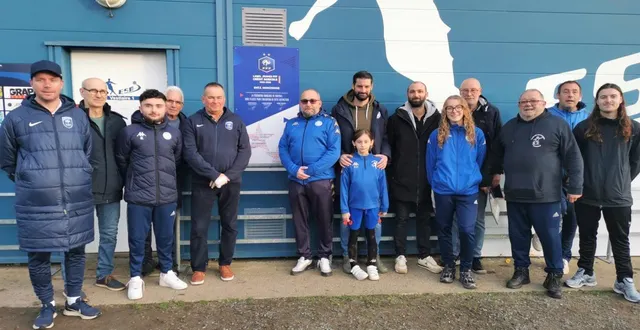 photo  le club de football de moncé-en-belin est aussi récompensé de ses efforts pour le recrutement de féminines.  &copy;  le maine libre 