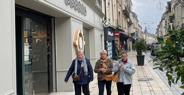 photo  sylvie, chantal et sylvie déplorent le déménagement prévu en 2026 mais n’excluent pas de fréquenter le nouvel établissement à la flèche.  &copy;  le maine libre – louis gohin 