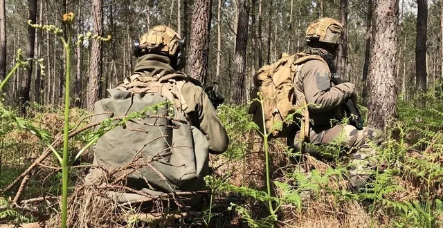 photo  après avoir fait leurs classes pendant un mois, les futurs jeunes volontaires du 2e rima rejoindront une des quatre compagnies de combat du régiment sarthois.  &copy;  archives illustration le maine libre 