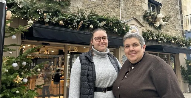 photo  les boulangères de la halle au blé ont installé une trentaine de nounours dans leur boutique.  &copy;  ouest-france 