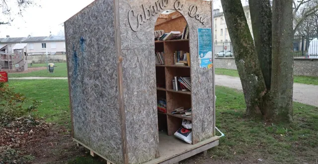 photo  la cabane à troc est désormais dans le parc de la médiathèque.  &copy;  ouest-france 