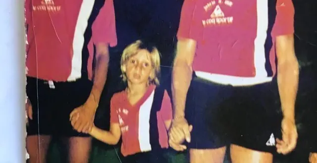 photo  serge roy (à droite) aux côtés de johan cruyff (à gauche) et son fils, eric.  &copy;  dr 