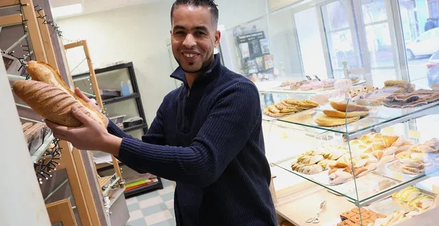 photo  hamza dab est le nouveau propriétaire du fonds de commerce de la boulangerie de la rue gambetta, à sablé-sur-sarthe.  &copy;  ouest-france 