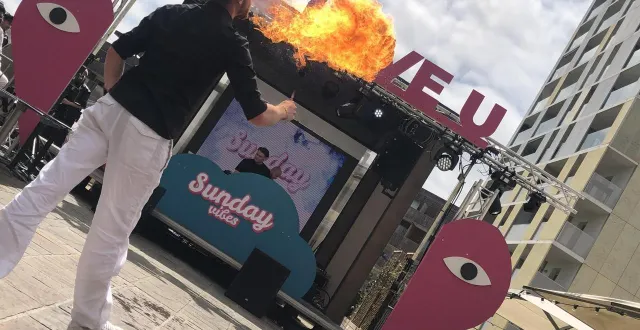 photo  parmi les animations prévues : un cracheur de feu, un saxophoniste et des dj pour mettre une ambiance de club en terrasses des bars et restaurants de la visitation, qui accueille la version hivernale de sunday vibes.  &copy;  archives ouest-france 