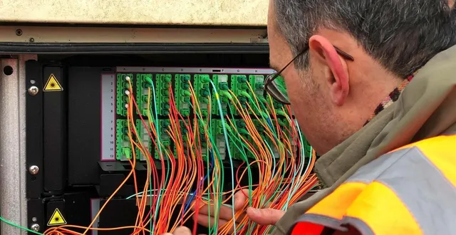 photo  si le réseau cuivre ne sera plus commercialisé à la flèche (sarthe) et dans le pays fléchois à partir du1er janvier 2026, il pourra encore être utilisé jusqu’en 2028. après, il faudra passer à la fibre.  &copy;  archives ouest-france 