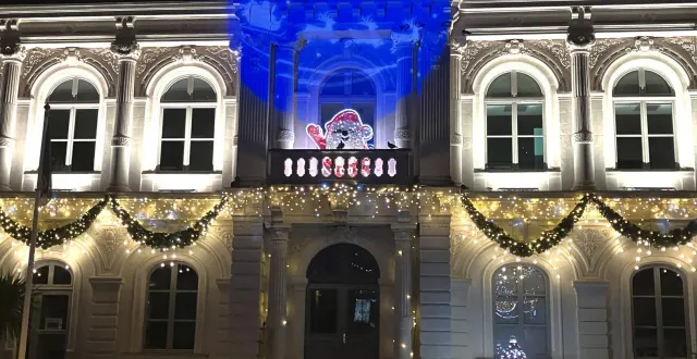 photo  la place de la mairie et le bâtiment sont particulièrement mis en valeur  &copy;  ouest-france 