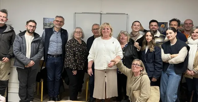 photo  pascale brucker entourée de ses collègues et de membres du conseil d’administration  &copy;  ouest-france 