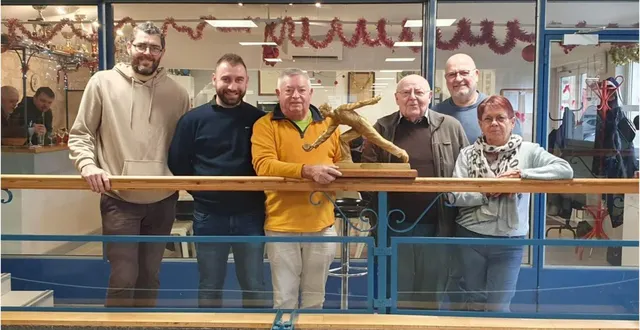 photo  la finale du baunéen s’est déroulée samedi 20 décembre à la salle de la gaieté, réunissant les passionnés des deux sociétés de bauné. cette année, la compétition 1 contre 1, opposait robert krine à damien branchereau. c’est robert krine qui s’est imposé avec un score de 12 à 5 face à son adversaire. le trophée est donc conservé à la gaieté et sera remis en jeu lors de la prochaine édition.  &copy;  co 