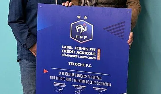 photo  yohann besnault lors de la remise du label.  &copy;  le maine libre 