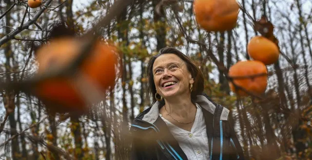 photo  nathalie mauclair apprécie son cadre de vie dans la campagne sarthoise, à champagné.  &copy;  le maine libre – denis lambert 