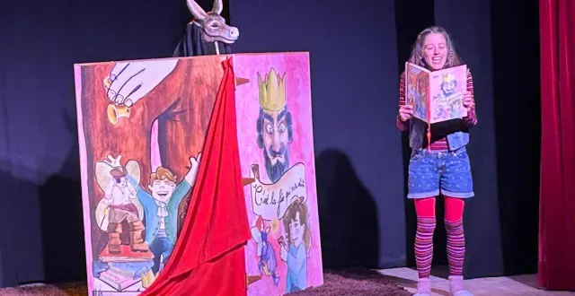 photo  un spectacle a été proposé aux écoliers de val-au-perche.  &copy;  val-au-perche 