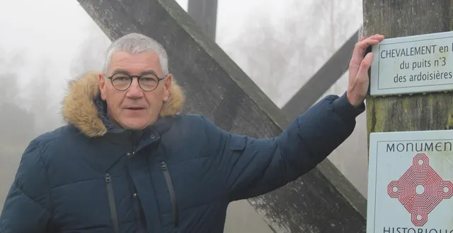 photo  martial letourneau au pied du chevalement en bois du puits 3.  &copy;  co 