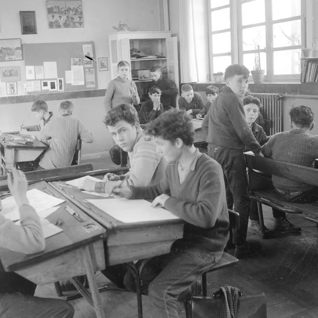 photo « ce prof traitait de tous les sujets et tous l’adoraient. » ici, dans une classe de loire-atlantique en février 1961. photo d’illustration.  ©  archives ouest-france