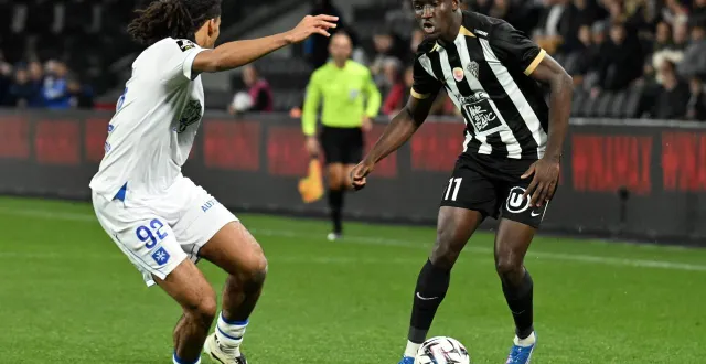 photo  convoité par de nombreux clubs, sidiki chérif (19 ans) était présent à l’entraînement.  &copy;  jérôme fouquet/ouest-france. 