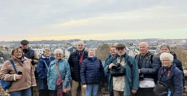 photo  sous la conduite de vincent guillerme, le club générationsmouvement a participé à la visite du vieux-mans.  &copy;  générations mouvement 
