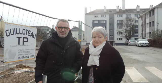 photo  philippe maillard, adjoint en charge de la voirie et de l’urbanisme, et josette bondu, référente aux quartiers sur le site de bel-air.  &copy;  ouest-france 