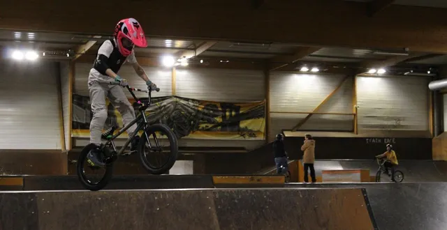 photo  le jeune ruaudinois ruben houdayer, mercredi 17 décembre 2025 au skatepark le spot, au mans.  &copy;  le maine libre 