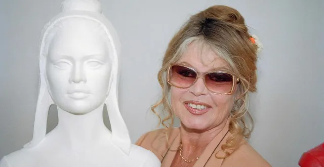 photo  brigitte bardot avait servi de modèle à un buste de marianne.  &copy;  afp 