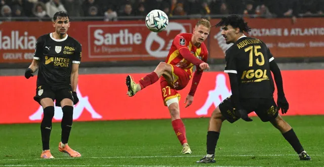 photo  le manceau martin rossignol contre amiens, le 5 décembre 2025, lors de la 16e journée de ligue 2.  &copy;  le maine libre - denis lambert 