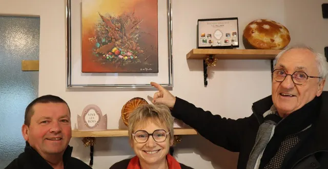 photo  frank et nelly david ont lancé, ce 26 décembre, avec yves de l’avouillette, la saison des galettes dans lesquelles sont glissées les fèves colorées inspirées des œuvres de l’artiste, comme ce tableau qui fait partie des neuf retenus.  &copy;  co 