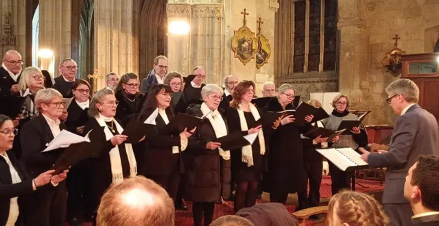 photo  le chœur diocésain de la sarthe, lors d’un concert le 19 décembre, à la ferté-bernard.  &copy;  jean-marie patard 