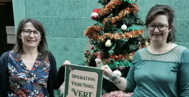 photo  hélène leray, directrice et luce bonvalet, animatrice référente familles, rappellent la collecte.  &copy;  le maine libre. 