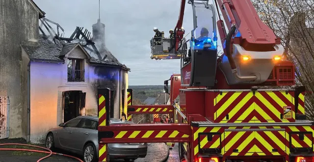 photo  le feu s’est déclaré au 1, rue bellevue à saint-denis-d’orques (sarthe).  &copy;  ouest france 