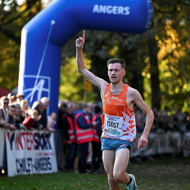 photo nicolas vitré lors de sa victoire au 51eme cross du courrier de l’ouest.  ©  archives co - josselin clair