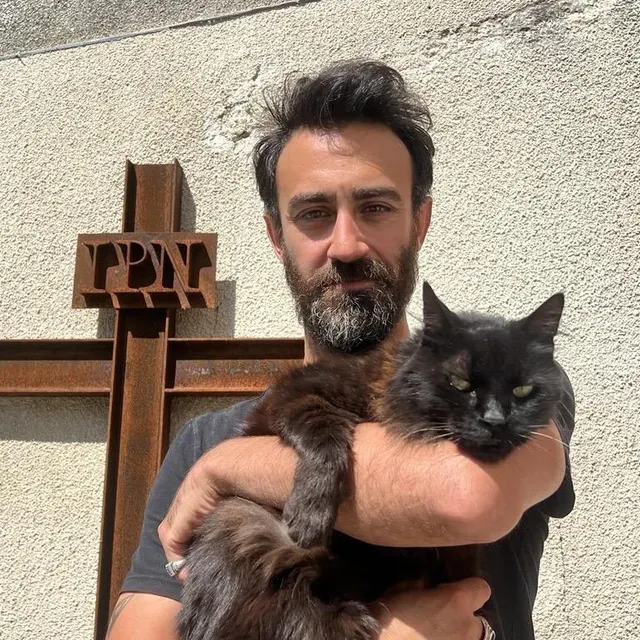 photo romain weintzem, artiste installé à fontevraud-l’abbaye.  ©  archives co