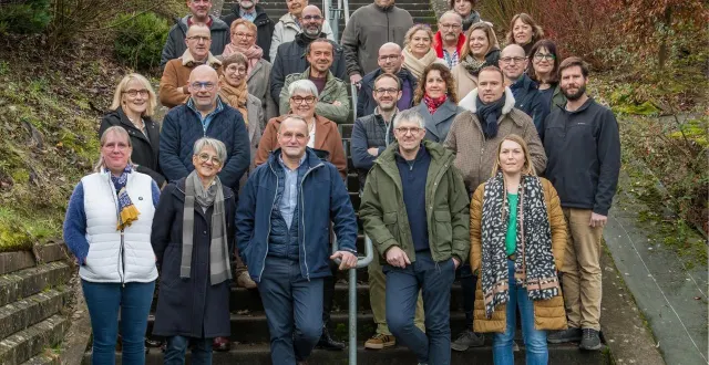 photo  de gauche à droite, en partant du bas, au 1er rang : fabienne debaulieu, nicole hureau, gilles pousse, françois jousse, olivia lair. 2e rang : sabrina houdayer, philippe pottier, carole omet, bastien levrard, sophie loiseau, frédéric durfour, charles bourge. 3e rang : elisabeth collet, damien houdayer, charlie javelle, xavier froger xavier et caroline bougeant.  &copy;  ouest-france 