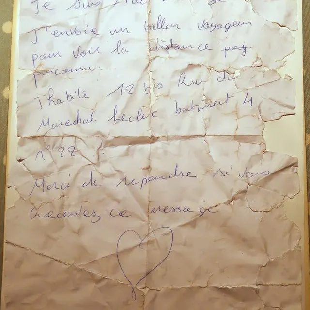 photo la lettre a été un peu abîmée par son long voyage.  ©  simon stuart