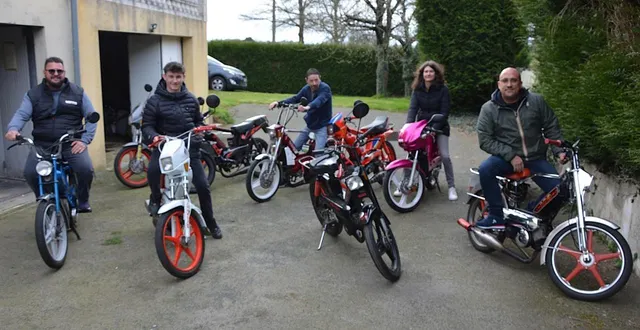 photo  dans le pays de fougères, les passionnés de mobylettes vintage retapent de vieilles pétrolettes pour le plaisir de partir en virée avec.  &copy;  ouest-france 