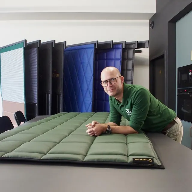photo mathias sanfaute, fondateur de vikkar, dans son showroom rue saint-louis à caen (calvados).  ©  ouest-france