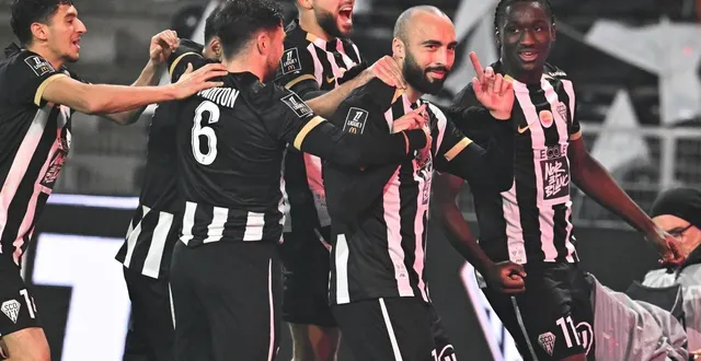 photo  himad abdelli et sidiki chérif (à droite), hommes forts de la fin d’année angevine, sont courtisés cet hiver.  &copy;  co - josselin clair 