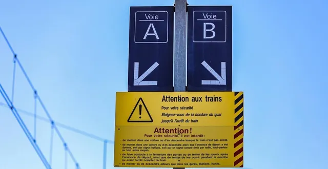 photo  un automobiliste a remonté la voie ferrée en voiture pour échapper à la police belge.  &copy;  photo d’illustration : adil benayache/sipa 