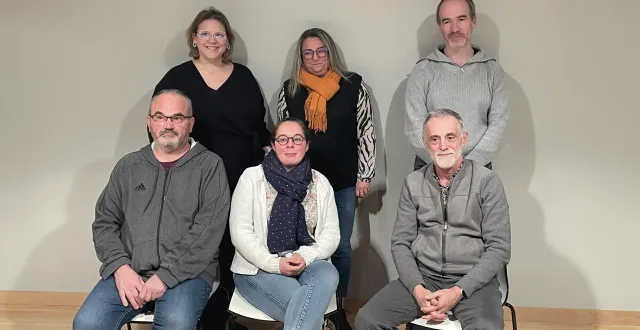 photo  ces potentiels colistiers cherchent une tête de liste pour succéder à martine crnkovic, comme maire de louailles.  &copy;  le maine libre 