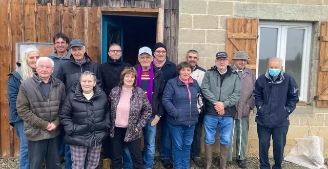 photo  quelques membres de l’association lors d’une séance d’initiation.   &copy;  le maine libre 