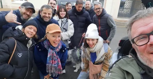 photo  une partie des bénévoles dans la dernière ligne droite de l’organisation du festival diverscènes sur la thématique « tarab roots ».   &copy;  diverscènes 