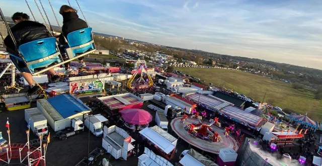 photo  comme tous les ans, la fête foraine de la chandeleur s’installe sur le parking de la salle anova. les manèges seront à alençon entre samedi 24 janvier 2026 et dimanche 15 février 2026.  &copy;  ouest-france 