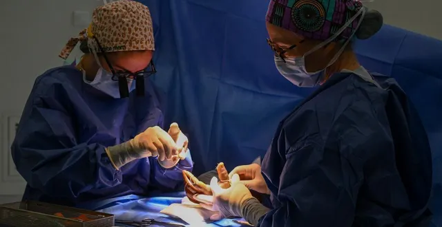 photo  trélazé, rue de la foucaudière, 29 décembre 2025. près de 13 000 patients sont soignés en urgence chaque année au centre de la main, dont 8000 au bloc opératoire. les financements de l’état ne couvrent pas les charges structurelles et de personnel de cette activité, dénoncent les chirurgiens.  &copy;  co - laurent combet 