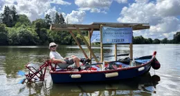 Info insolite  constant pelhate a parcouru 400 km à pied, en bateau à pédales et à vélo, en partant de mayenne. 
