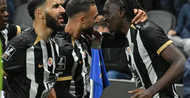 photo  toujours avec chérif (à droite), sur le départ, le sco débute 2026 au havre, ce dimanche.  &copy;  jérôme fouquet / ouest-france. 