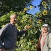 photo beaufort-en-anjou, le 13 octobre 2025. joël achard et jean-luc allard sont deux grands passionnés de jardin. ils ont aussi en commun le goût du contact qu’ils cultivent à travers leurs jardins respectifs.