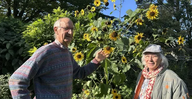 photo  beaufort-en-anjou, le 13 octobre 2025. joël achard et jean-luc allard sont deux grands passionnés de jardin. ils ont aussi en commun le goût du contact qu’ils cultivent à travers leurs jardins respectifs.  &copy;  co – christophe ricci 