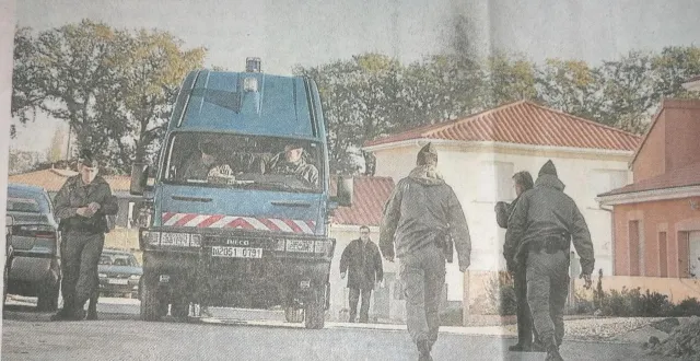 photo  la petite aurélia a été enlevée dans la commune de jallais dimanche 20 novembre 2005  &copy;  archives fre´de´ric girou/ouest-france 